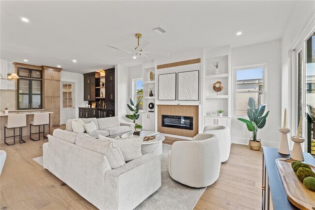 Building Photo - 531 Danube Ave