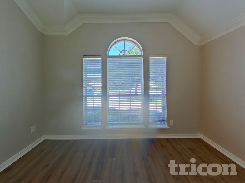Building Photo - 7814 Longbow Ln