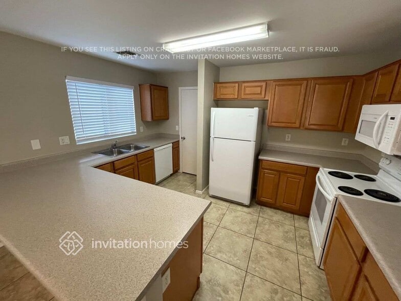 Building Photo - 12701 W Ventura St