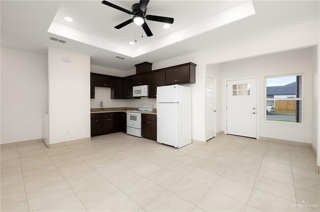 Building Photo - 2522 N Vly Cir
