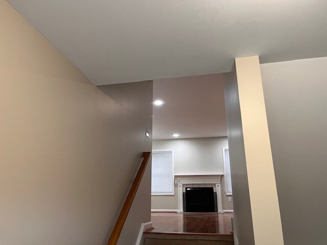 Building Photo - 2002 Larson Dr