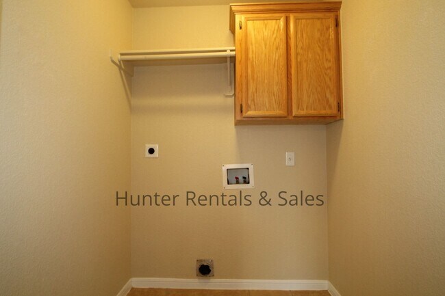 Building Photo - 4204 Elms Run Cir