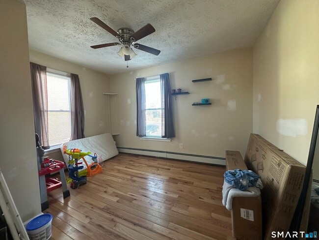 Building Photo - 7 Allen St