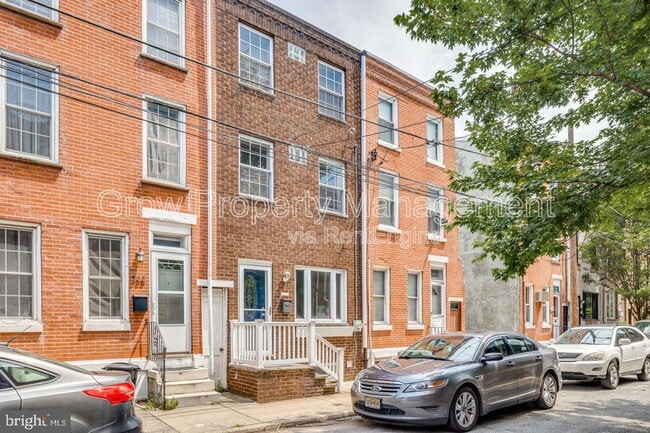 Building Photo - 331 Titan St