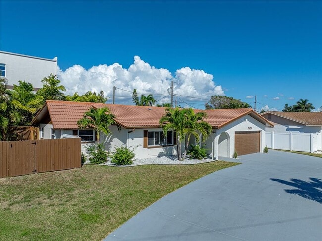 Building Photo - 7125 Shore Dr S