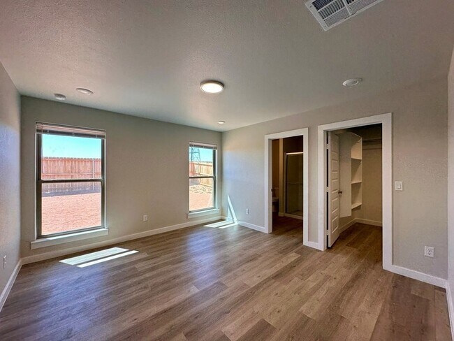 Building Photo - 5817 Settler Ave