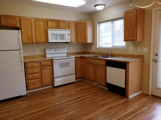 Beautiuful Kitchen - 1211 Balfour Dr