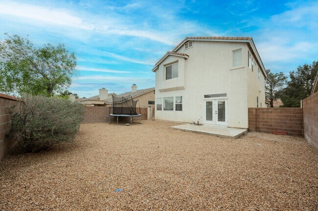 Building Photo - Honey, I’m Home! This Lovely 3 Bedroom, Two-Story Home Is Located In Summerlin.