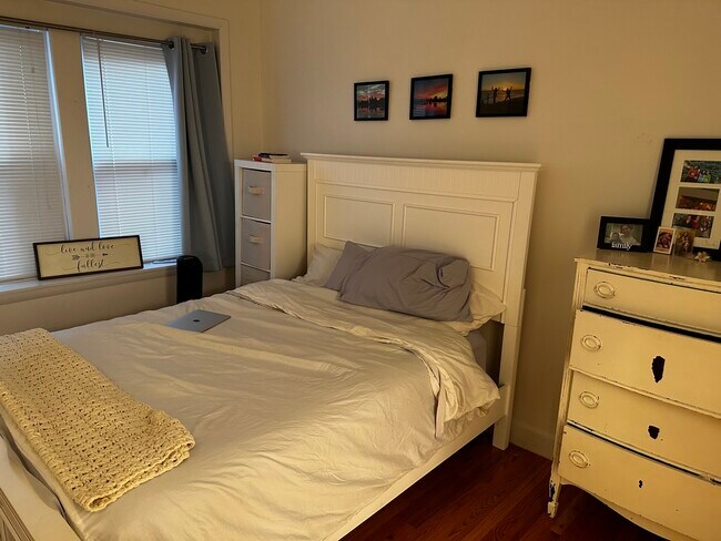 Building Photo - 202 St Paul St