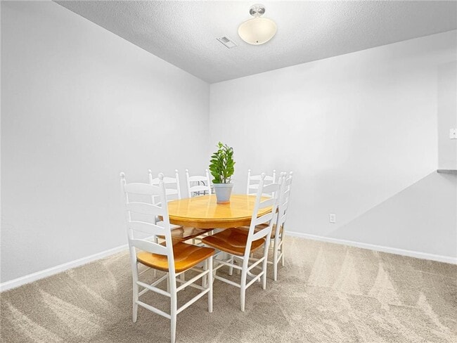 Building Photo - 13852 Hyacinth Dr