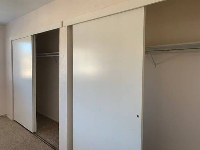 Building Photo - Great Home in H Section of Rohnert Park ~ 5 bedrooms and 2 bathrooms ~ Co Signers are Accepted