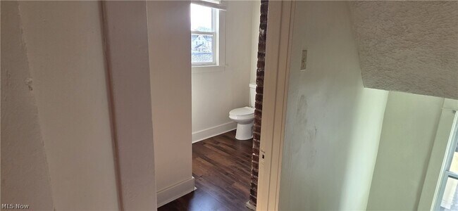 Building Photo - 1235 Bellows St