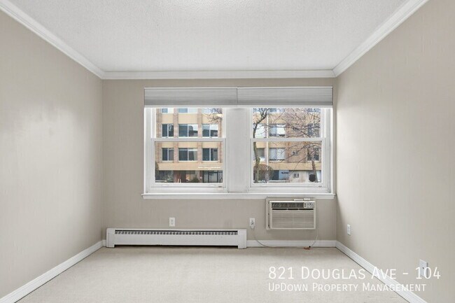 Building Photo - 821 Douglas Ave