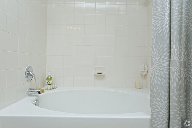 Building Photo - Limited Time – $750 Gift Card with Move-In!