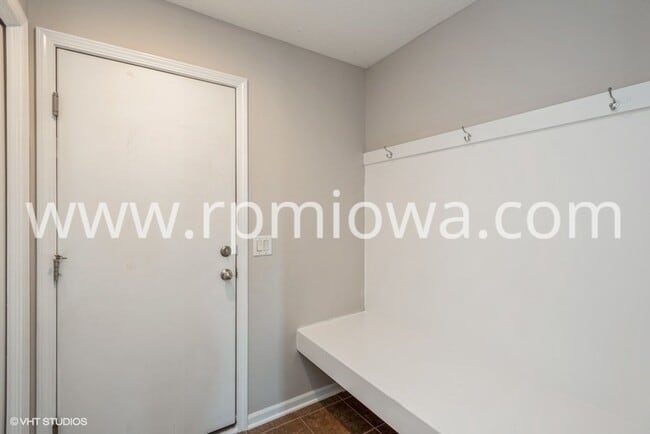 Building Photo - TONS OF SPACE!! 4 Bedroom, 3.5 Bath Townhome in Johnston