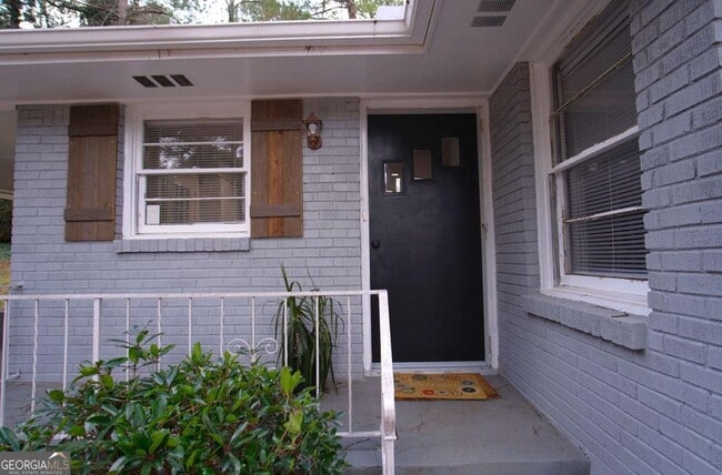 Building Photo - 1977 Dodson Dr SW