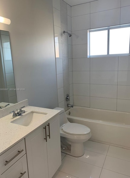 Building Photo - 803 E 28th St