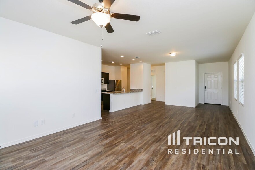 Building Photo - 4578 W Saddlebush Way