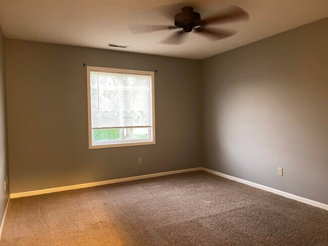 Building Photo - 3525 Shadow Creek Dr