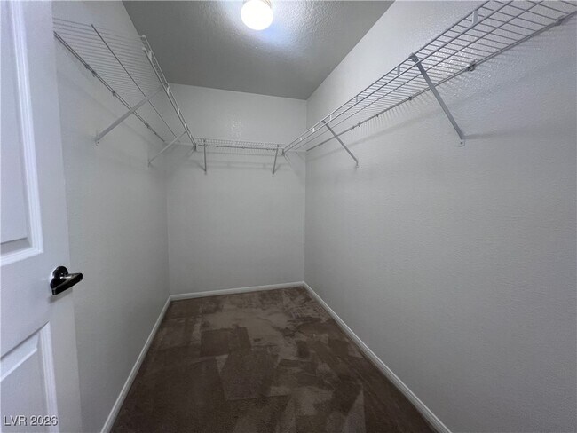 Building Photo - 5855 Valley Dr