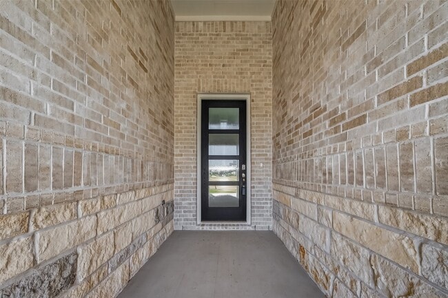 Building Photo - 2819 Red Rosehip Dr