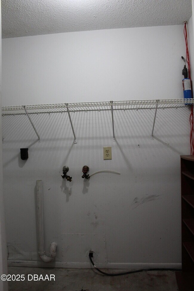 Building Photo - 903 W Millard Ct