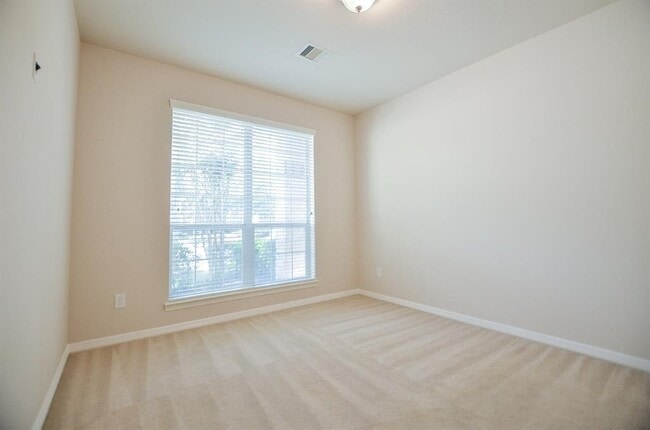Building Photo - 3807 Broken Pine Ct