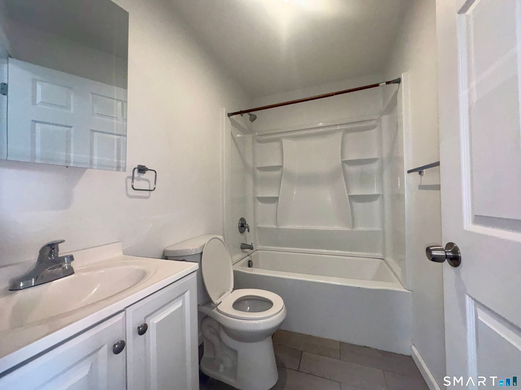 Building Photo - 22 Brewster St