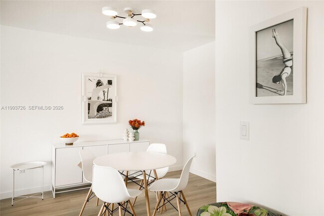 Building Photo - 9881 E Bay Harbor Dr