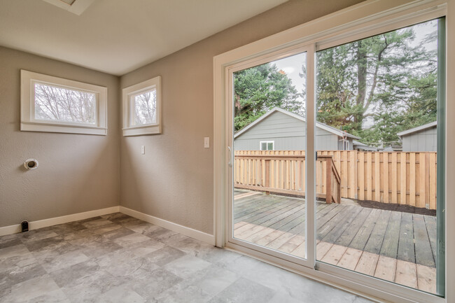 laundry room - 153 NE Jefferson St