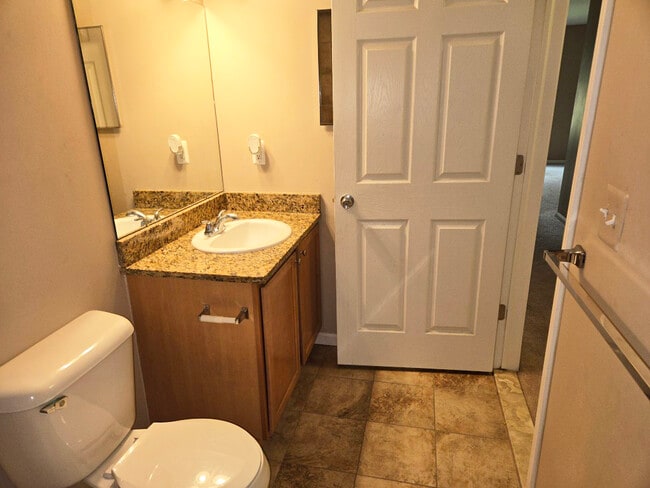 Building Photo - 14382 Shadywood Dr