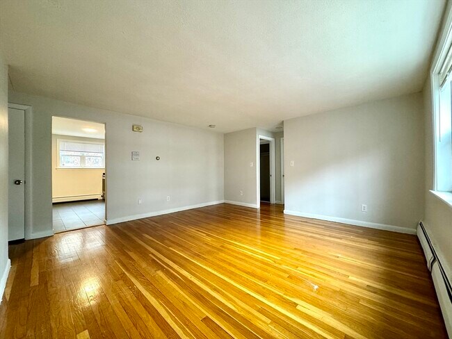 Building Photo - 12 Vinal St
