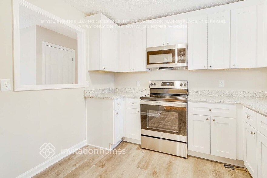 Building Photo - 425 Austin Dr