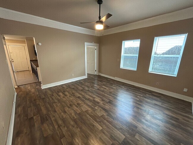 Building Photo - Downstairs 1BD/1BA Near San Antonio College – Easy Access, Central Location!