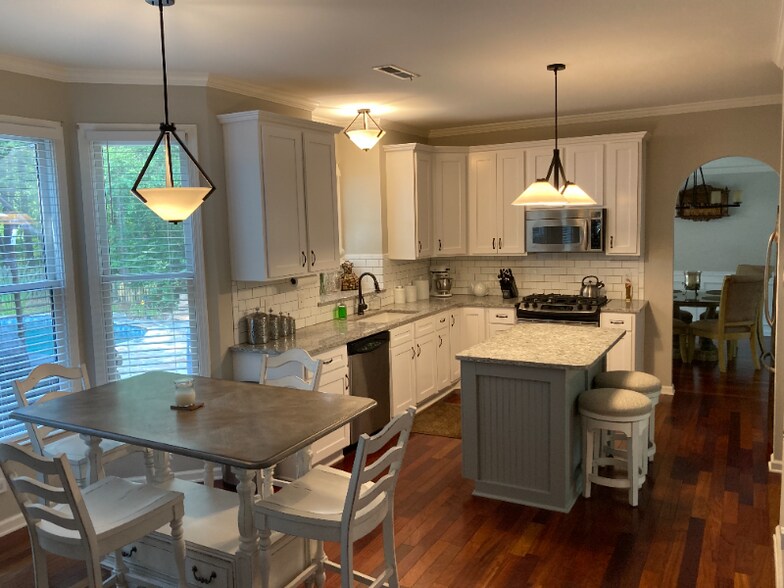 Building Photo - 343 Ironhill Trce