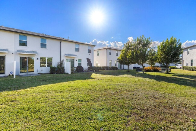 Building Photo - 1653 Lindley St