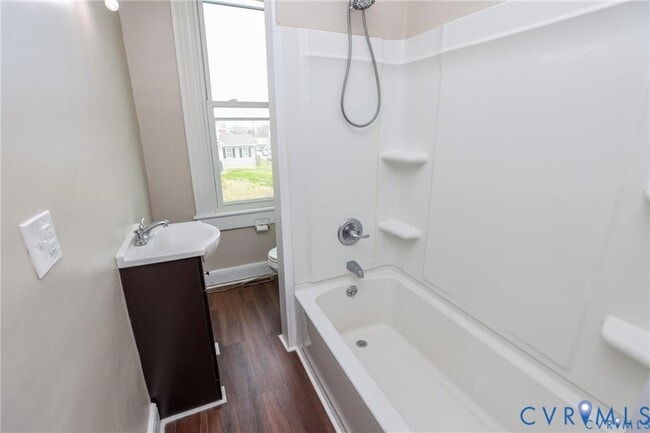 Building Photo - 1407 W Clay St