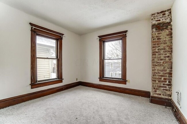 Building Photo - 888-890 Studer Ave
