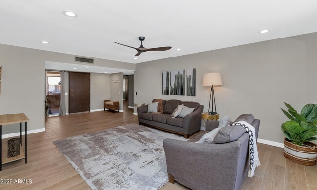 Building Photo - 17227 N Country Club Dr