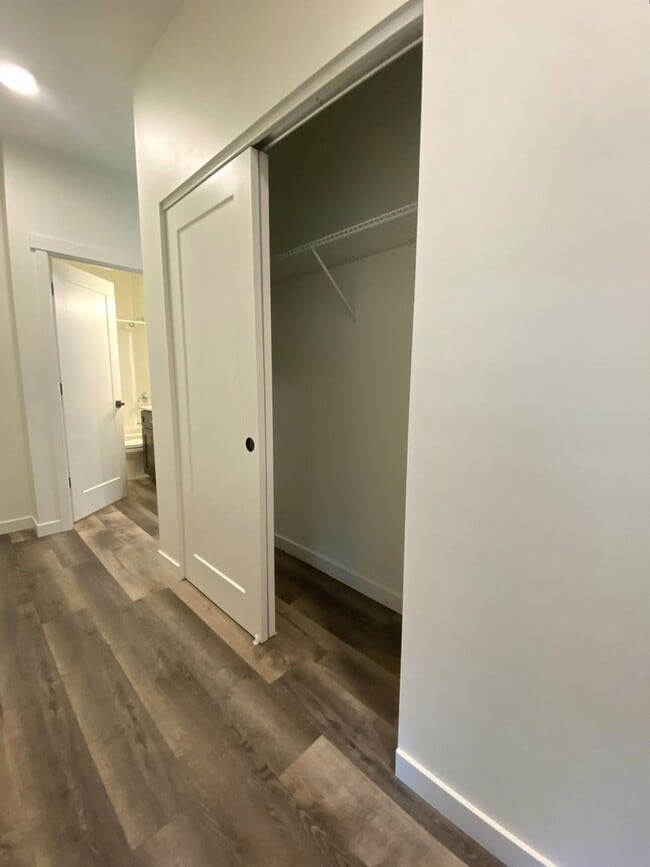 Building Photo - 3 Bed, 3 Bath Beautiful Home!