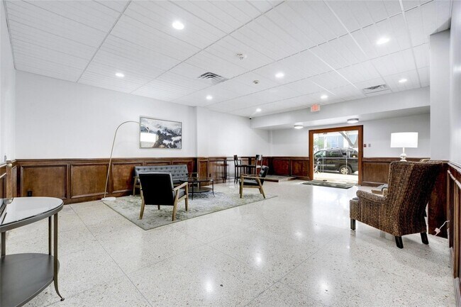 Building Photo - 1800 Lavaca St