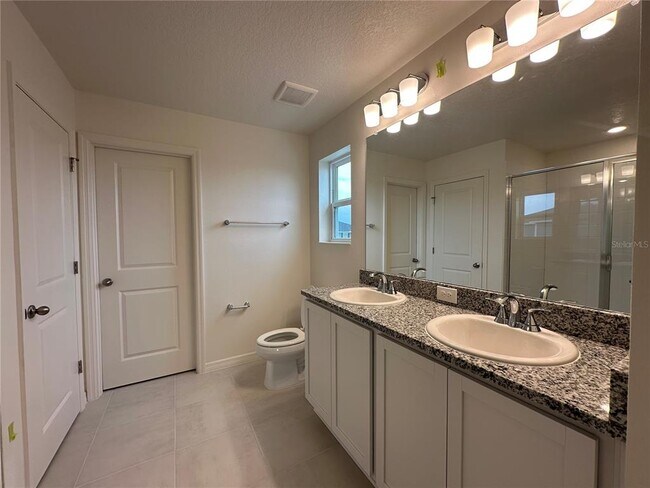 Building Photo - 37411 Roanoke River Wy