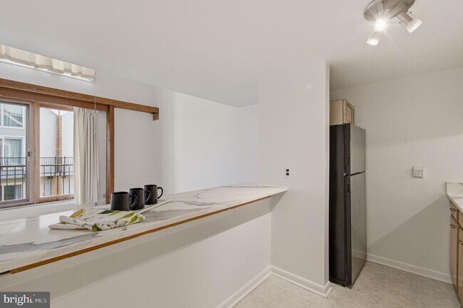 Building Photo - 312 Severn Ave