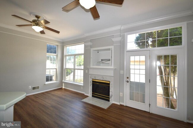 Building Photo - 25492 Freda Ln