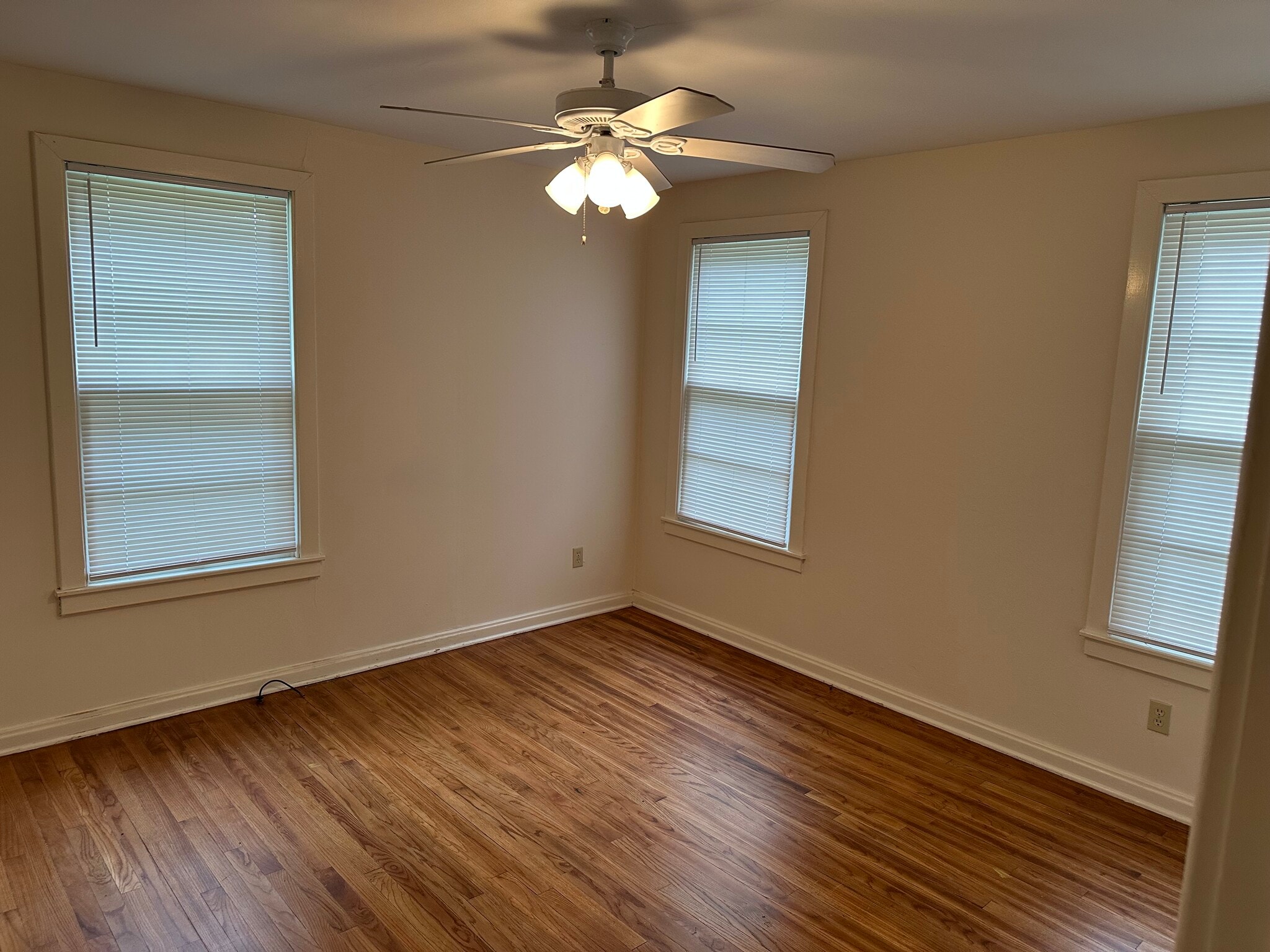 Master bedroom - 2219 Rogers Dr