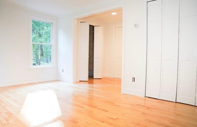 Building Photo - 241 New Bedford Rd