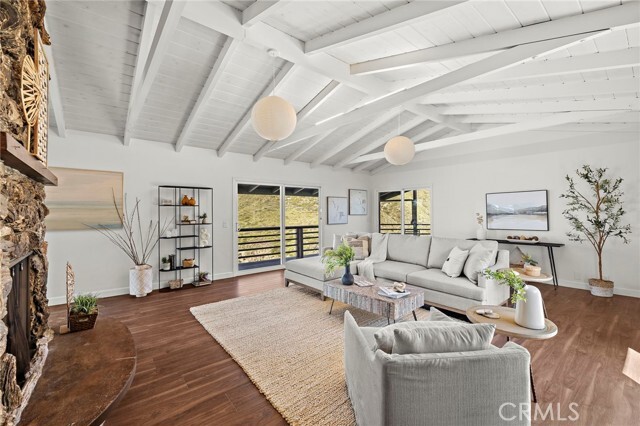 Building Photo - 696 Mystic View