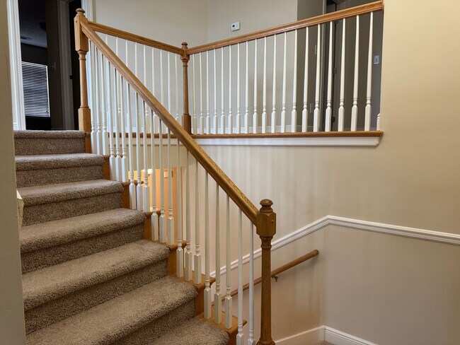 Building Photo - Great 4BR home near Brentwood