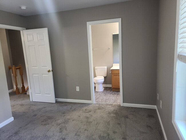 Building Photo - 3 Bedroom Townhouse for Rent in Waynesboro!