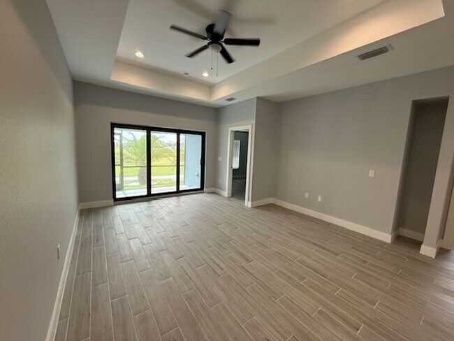 Building Photo - 3451 Bal Harbor Blvd